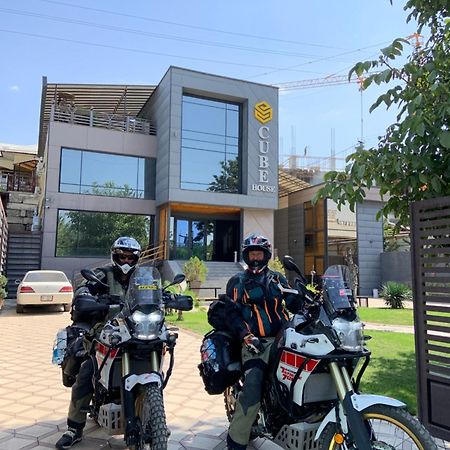 Cube House Osh Hotel Екстериор снимка