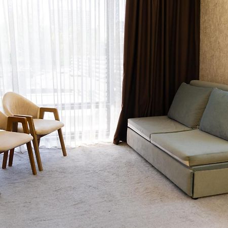 Cube House Osh Hotel Екстериор снимка