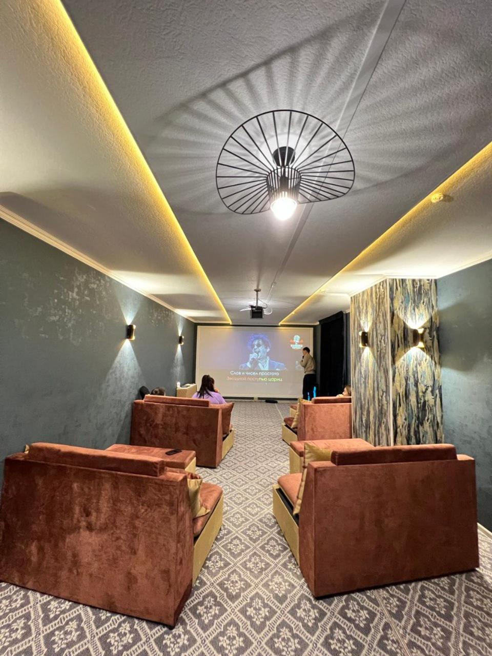 Cube House Osh Hotel Екстериор снимка