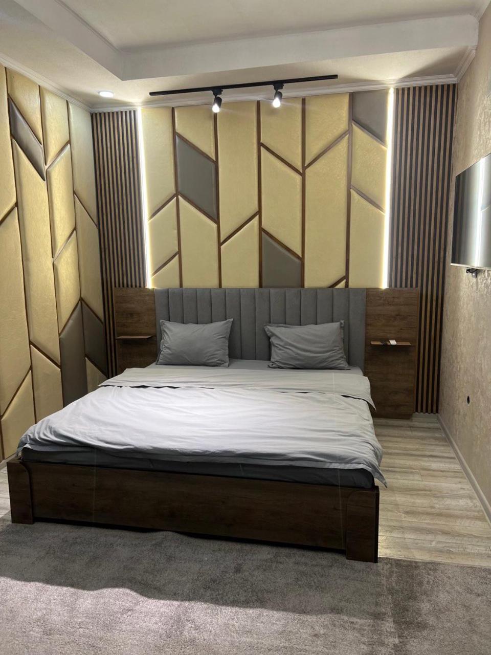 Cube House Osh Hotel Екстериор снимка
