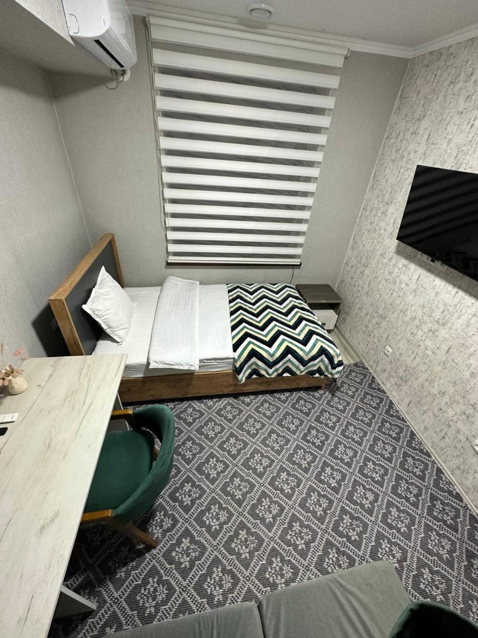 Cube House Osh Hotel Екстериор снимка