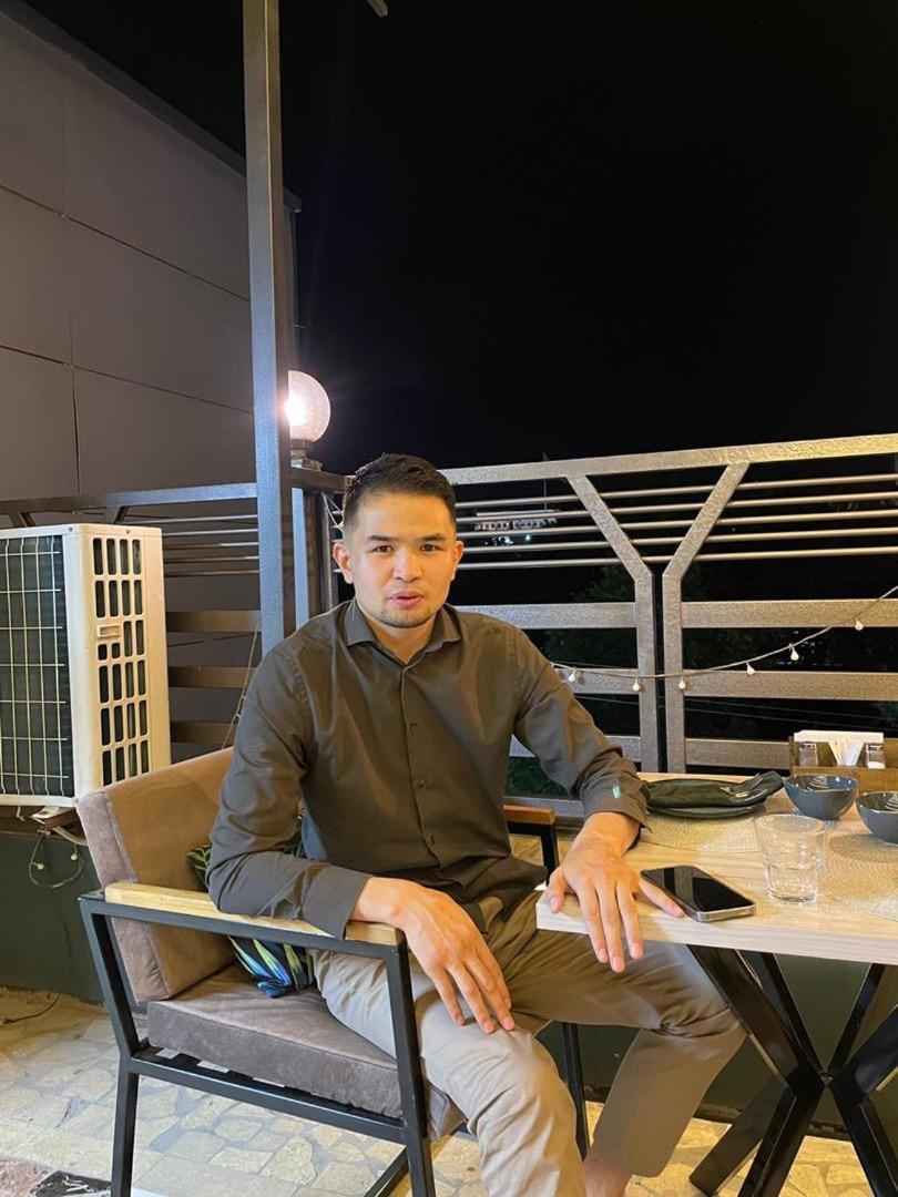 Cube House Osh Hotel Екстериор снимка