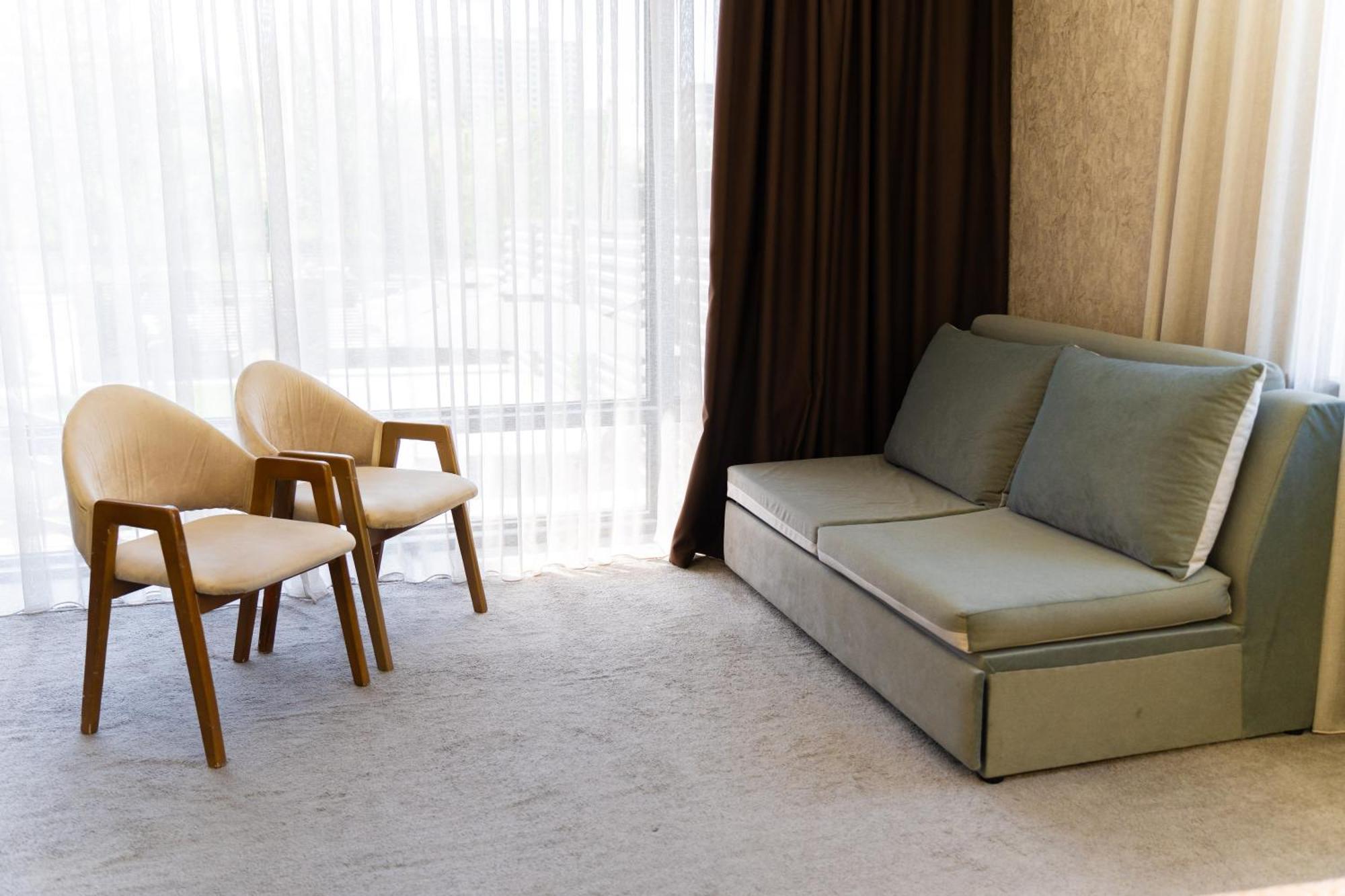 Cube House Osh Hotel Екстериор снимка