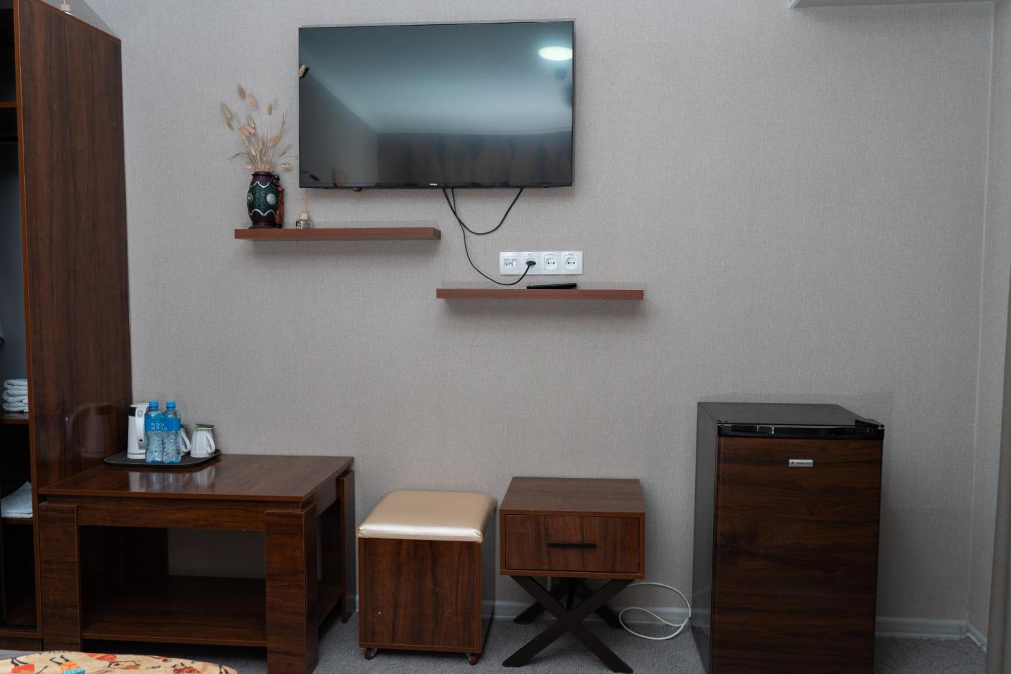 Cube House Osh Hotel Екстериор снимка