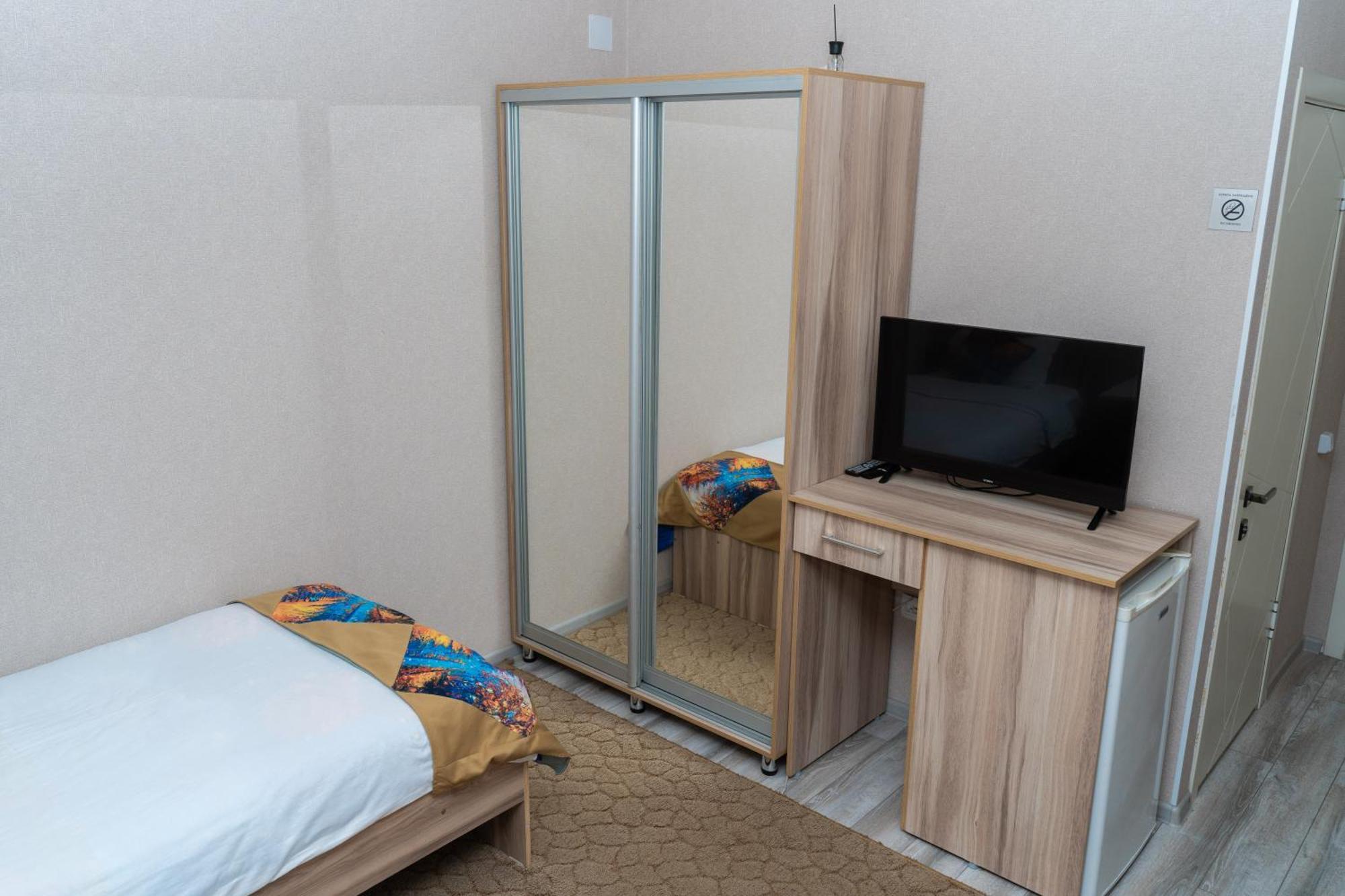 Cube House Osh Hotel Екстериор снимка