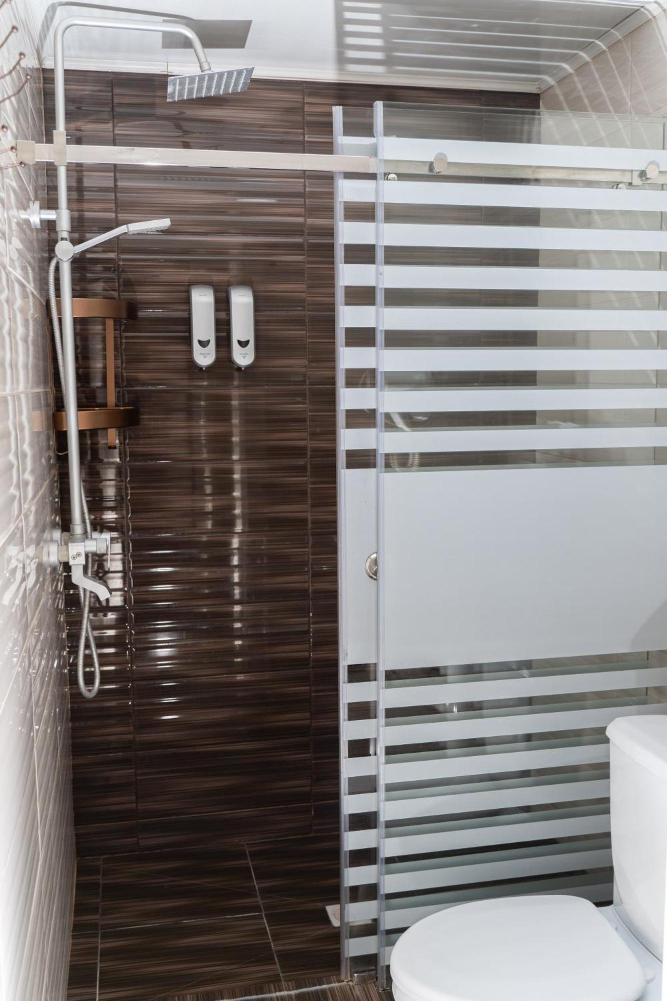 Cube House Osh Hotel Екстериор снимка