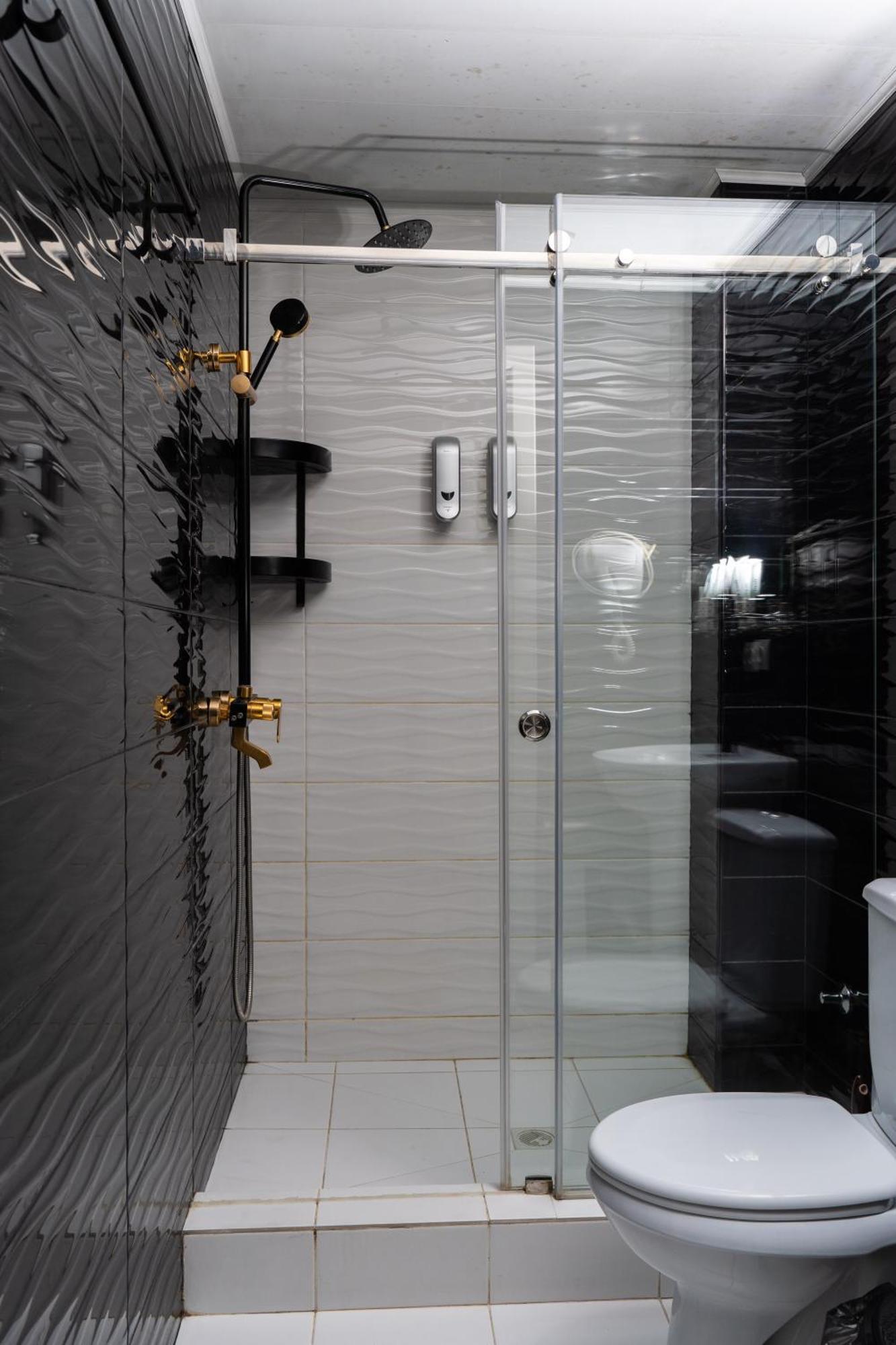Cube House Osh Hotel Екстериор снимка