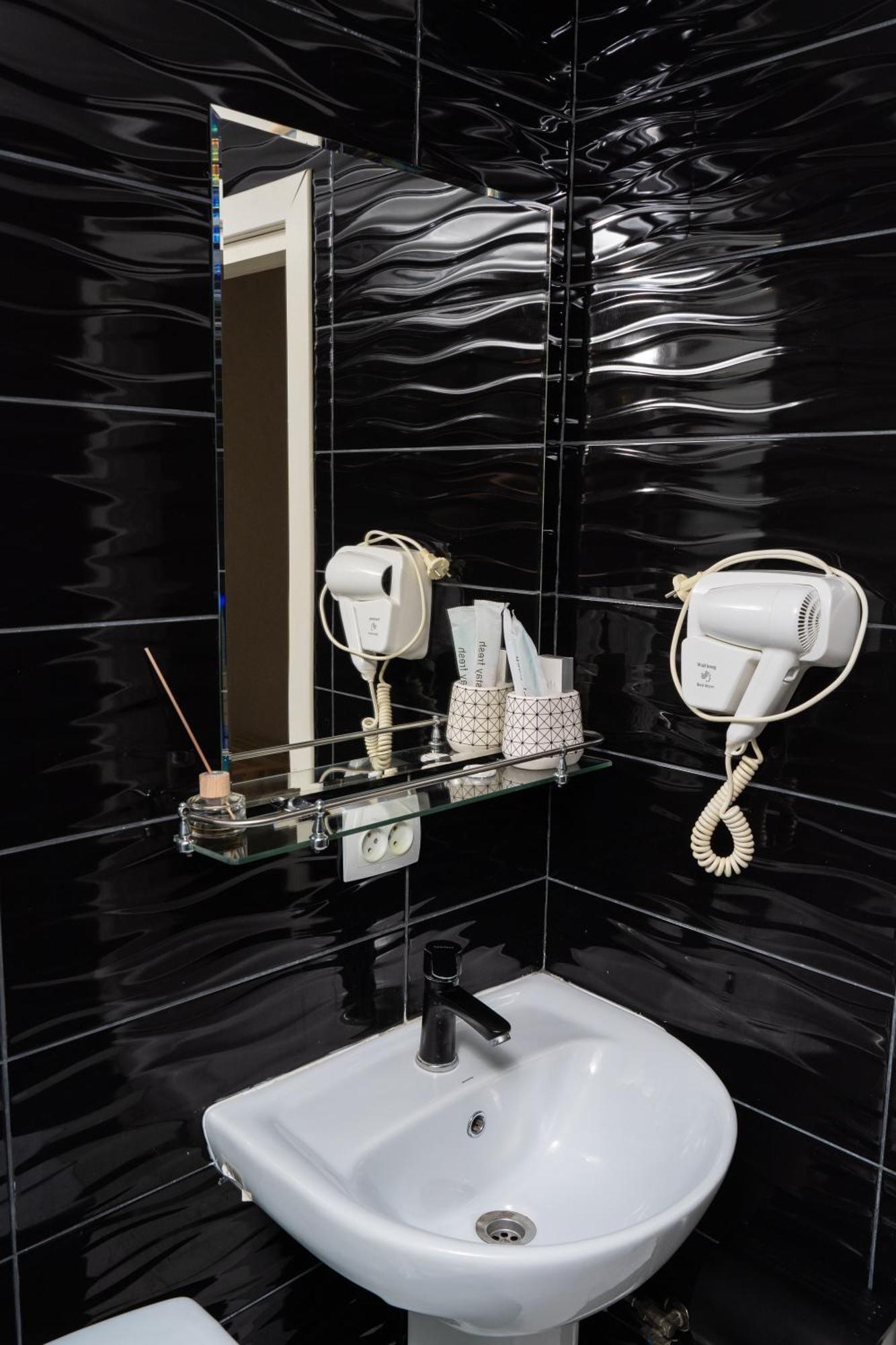 Cube House Osh Hotel Екстериор снимка