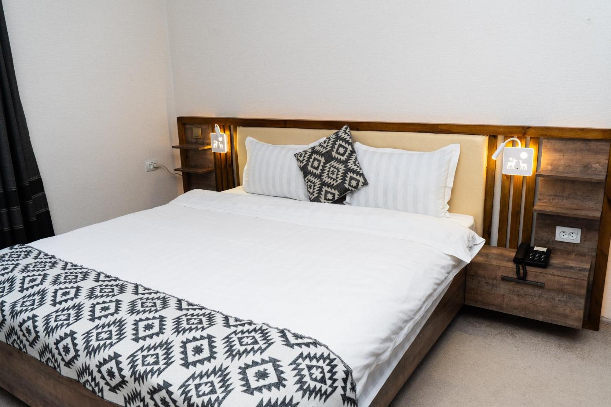 Cube House Osh Hotel Екстериор снимка
