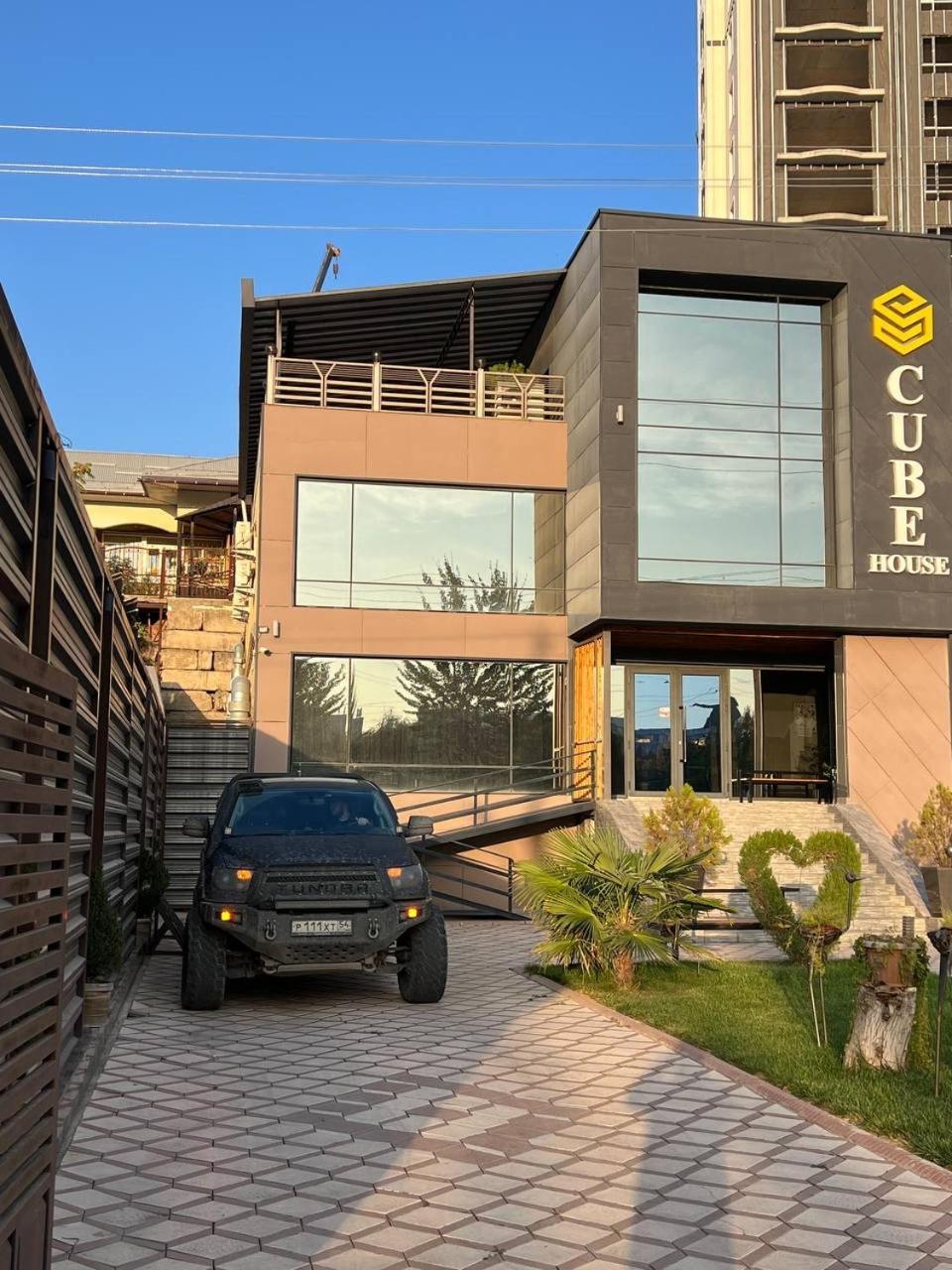 Cube House Osh Hotel Екстериор снимка