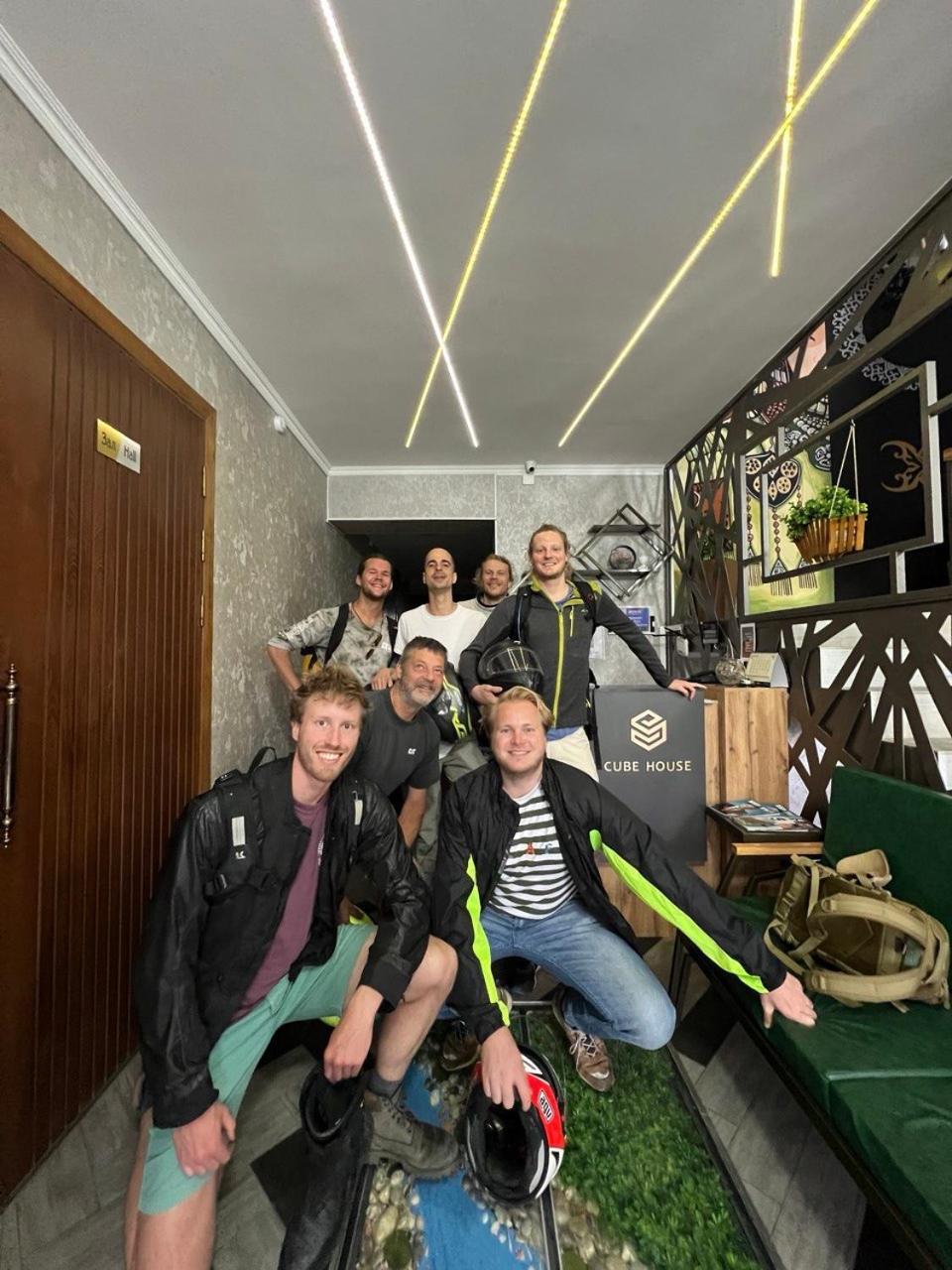 Cube House Osh Hotel Екстериор снимка